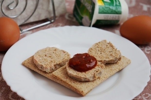 Колбаски из горбуши на пару