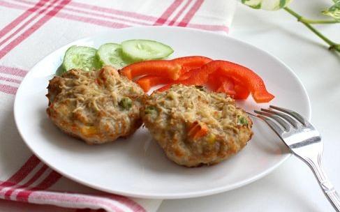 Мясные маффины с патиссоном и грибами